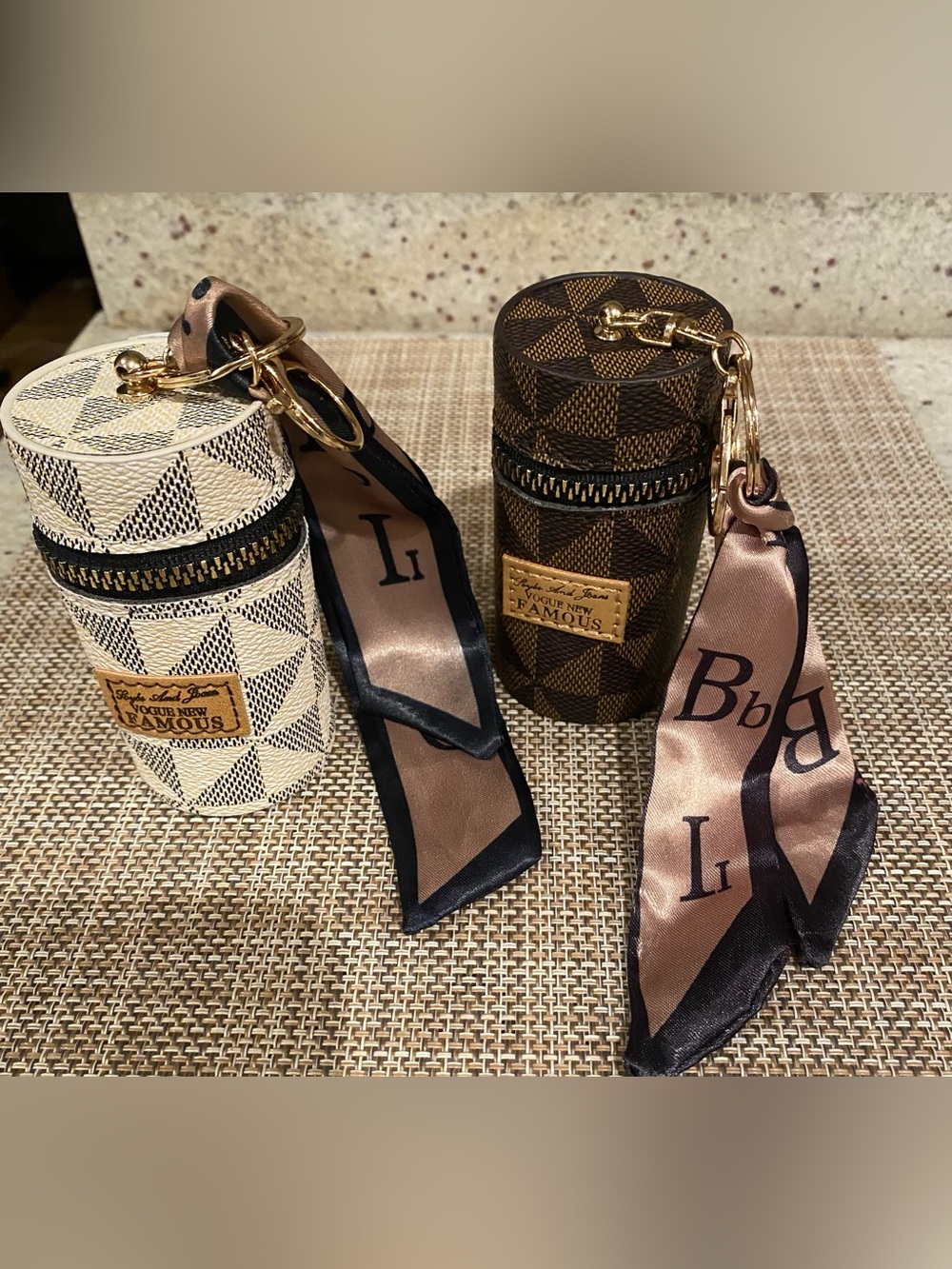 🎉Cylindrical lipstick Cases with Scarf - Brown & Cream - Picture 3 of 3